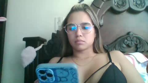 Snapshot of triana_bell chatting on December 2024 05:00:01 PM triana_bell online show from December 2024 05:00:01 PM