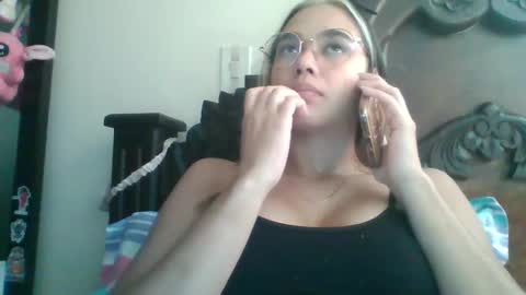 Snapshot of triana_bell chatting on December 2024 04:32:01 PM triana_bell online show from December 2024 04:32:01 PM