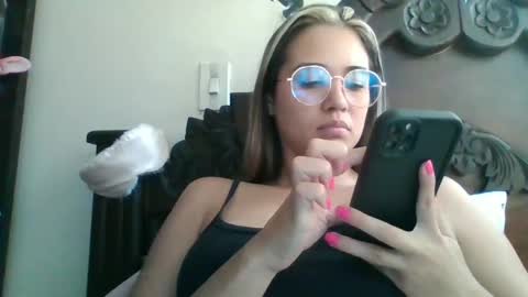 Snapshot of triana_bell chatting on January 2025 07:31:02 PM triana_bell online show from January 2025 07:31:02 PM