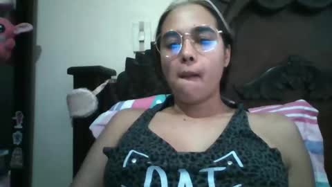 Snapshot of triana_bell chatting on January 2025 10:22:01 PM triana_bell online show from January 2025 10:22:01 PM