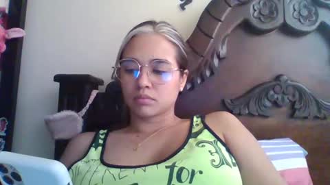Snapshot of triana_bell chatting on February 2025 06:51:01 PM triana_bell online show from February 2025 06:51:01 PM