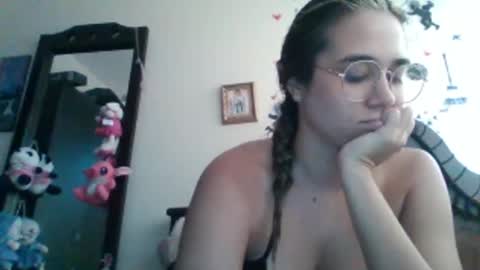 Snapshot of triana_bell chatting on February 2025 06:01:01 PM triana_bell online show from February 2025 06:01:01 PM