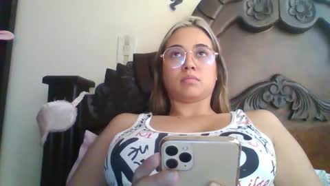 Snapshot of triana_bell chatting on February 2025 07:32:02 PM triana_bell online show from February 2025 07:32:02 PM