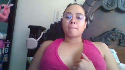 Snapshot of triana_bell chatting on February 2025 04:47:01 PM triana_bell online show from February 2025 04:47:01 PM