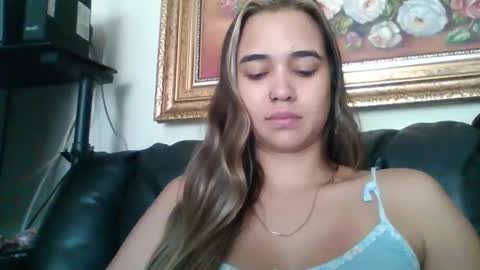 triana_bell online show from October 2025 04:50:01 PM