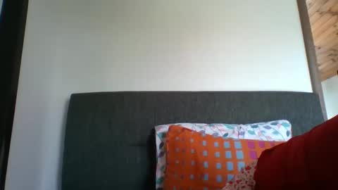 triana_bell online show from December 2025 04:03:02 PM
