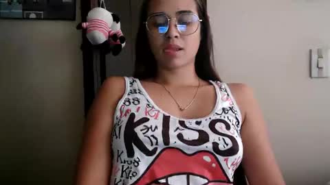 Snapshot of triana_bell chatting on June 2026 03:32:02 PM triana_bell online show from June 2026 03:32:02 PM