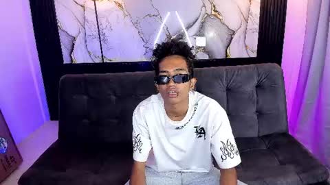 Snapshot of triiangel_latinboy chatting on June 2026 12:25:02 PM Johan online show from June 2026 12:25:02 PM