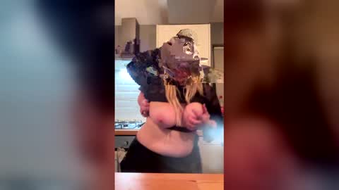 trimfriday online show from February 2026 02:45:01 AM