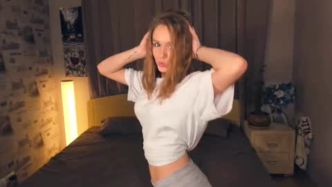 Snapshot of trinahillier chatting on October 2025 07:12:01 PM Bubbles online show from October 2025 07:12:01 PM