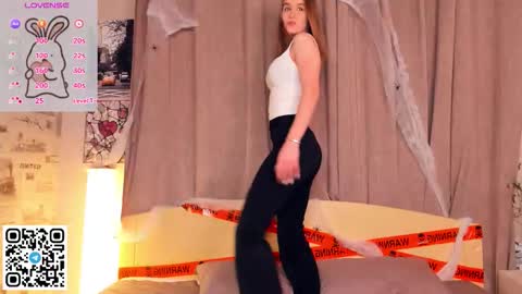 Snapshot of trinahillier chatting on November 2025 07:07:02 PM Bubbles online show from November 2025 07:07:02 PM