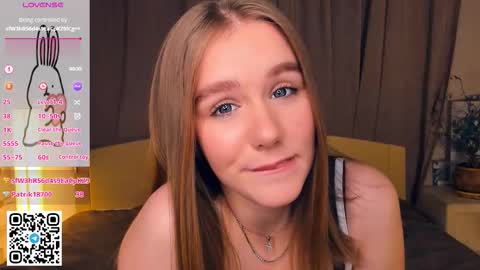 Snapshot of trinahillier chatting on November 2025 07:14:02 PM Bubbles online show from November 2025 07:14:02 PM