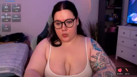 Snapshot of trinititi chatting on November 2025 11:44:02 AM Tina online show from November 2025 11:44:02 AM