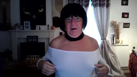 trinity1011 online show from October 2025 06:52:01 AM