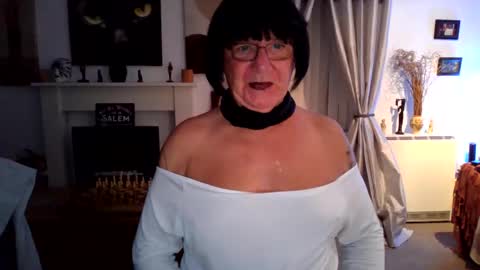 trinity1011 online show from October 2025 08:18:02 PM