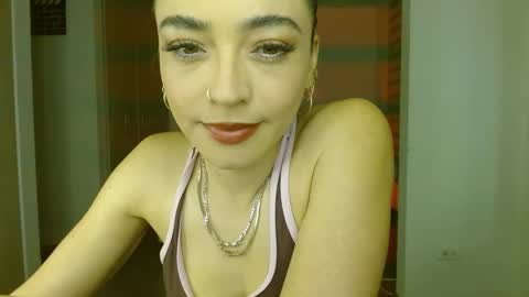 Snapshot of trinity_prestige chatting on February 2025 10:09:02 AM TRINITY online show from February 2025 10:09:02 AM