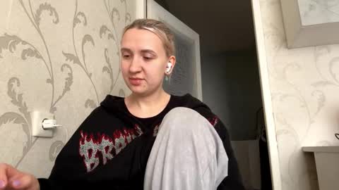 Camilla online show from October 2025 07:32:01 AM