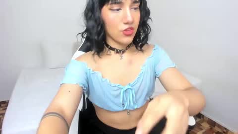 Snapshot of trinydoll chatting on December 2024 10:28:02 AM Triny online show from December 2024 10:28:02 AM