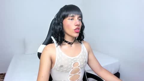 Snapshot of trinydoll chatting on January 2025 11:21:02 AM Triny online show from January 2025 11:21:02 AM