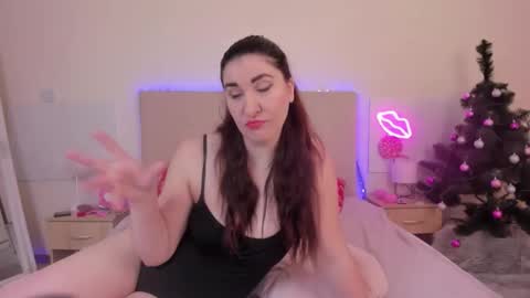 Mia online show from January 2026 07:00:01 AM