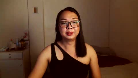 Snapshot of trishakera chatting on March 2025 11:17:01 AM trisha online show from March 2025 11:17:01 AM