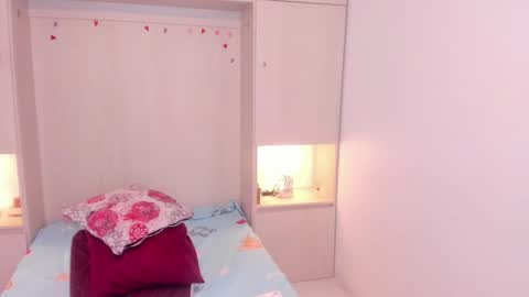 Snapshot of trishamoon chatting on November 2025 04:35:01 AM TRISHA online show from November 2025 04:35:01 AM