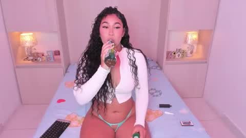 Snapshot of trishamoon chatting on November 2025 04:38:01 AM TRISHA online show from November 2025 04:38:01 AM