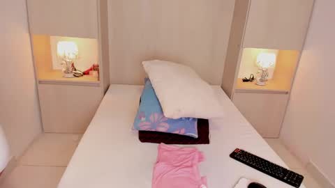 Snapshot of trishamoon chatting on January 2026 04:05:02 AM TRISHA online show from January 2026 04:05:02 AM