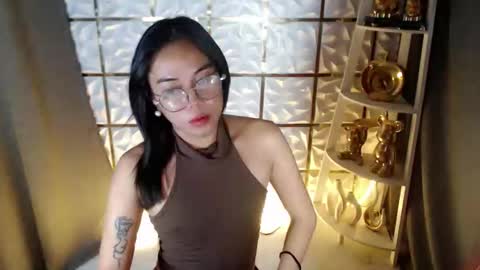 trixie_foxslut online show from May 2026 03:28:02 PM
