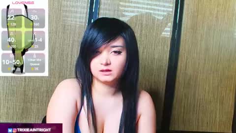 trixiedoescamcam online show from September 2025 04:21:02 PM