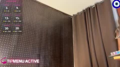 Snapshot of trixieemerald chatting on June 2026 12:52:02 AM trixieemerald online show from June 2026 12:52:02 AM