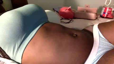 Tropical Ebony online show from December 2025 01:05:02 PM