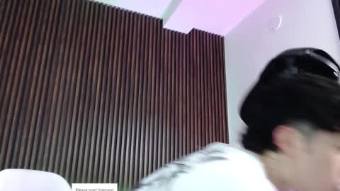 Troy online show from October 2025 07:20:02 PM