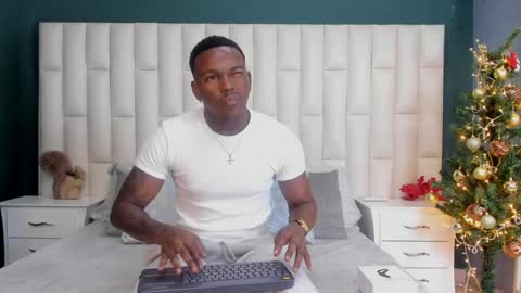 Snapshot of troykhalil chatting on December 2024 08:03:02 PM Troy Khalil online show from December 2024 08:03:02 PM