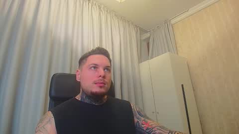 Snapshot of troystroud chatting on December 2025 05:01:01 AM TroyStroud online show from December 2025 05:01:01 AM