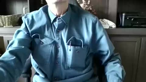 Snapshot of trucker11 chatting on November 2025 11:03:01 PM chuck trucker- skp online show from November 2025 11:03:01 PM