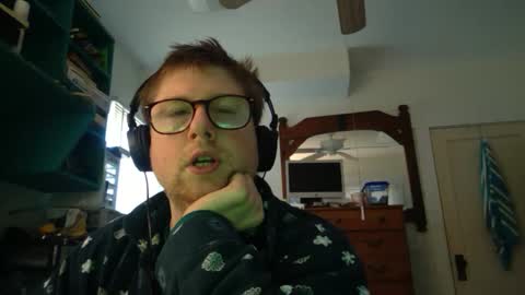 Snapshot of true_manofworth chatting on December 2024 03:44:01 PM HandicappedLaugher online show from December 2024 03:44:01 PM