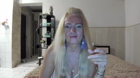 Snapshot of truefoxyyy chatting on September 2025 04:54:01 PM Fox online show from September 2025 04:54:01 PM