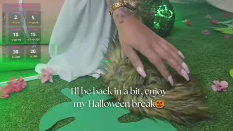 Snapshot of truelove_art chatting on October 2025 11:45:02 AM online show from October 2025 11:45:02 AM