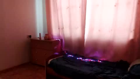 Emilum online show from February 2025 04:14:01 AM