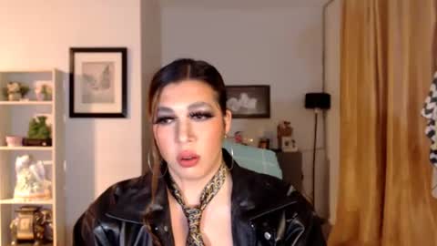 Snapshot of tsbigmilk chatting on February 2026 09:23:01 AM tsbigmilk online show from February 2026 09:23:01 AM