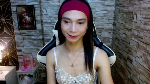 Snapshot of tscumbitch chatting on December 2024 04:30:02 PM Tina online show from December 2024 04:30:02 PM
