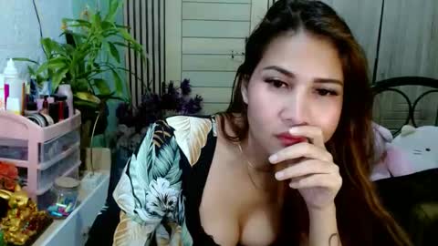 SHENA  online show from December 2025 03:30:02 PM