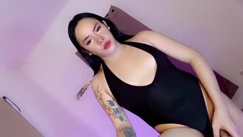 Snapshot of tsgirl_julian69 chatting on December 2024 06:43:01 PM Julian online show from December 2024 06:43:01 PM