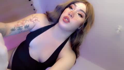 Snapshot of tsgirl_julian69 chatting on December 2024 06:09:01 PM Julian online show from December 2024 06:09:01 PM