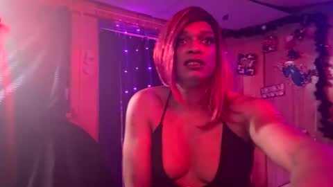 Snapshot of tsnitra chatting on December 2025 08:09:01 AM TsNitra online show from December 2025 08:09:01 AM