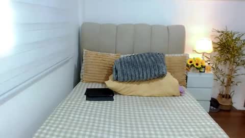 Graciella online show from October 2025 05:19:02 AM