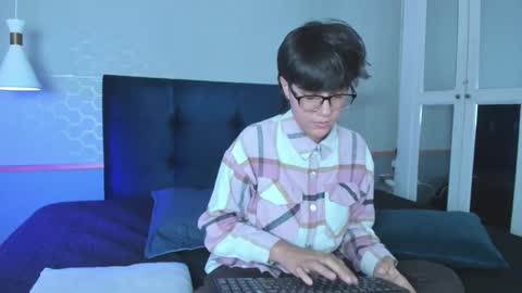 Snapshot of tsuki_maru chatting on September 2025 07:59:01 PM Maru online show from September 2025 07:59:01 PM