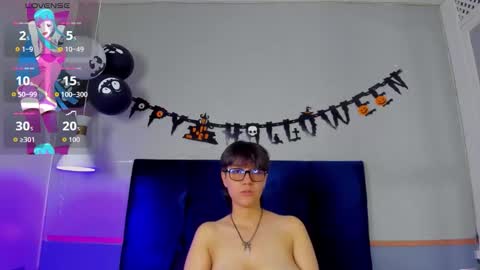 Snapshot of tsuki_maru chatting on October 2025 08:27:02 PM Maru online show from October 2025 08:27:02 PM