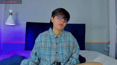 Snapshot of tsuki_maru chatting on November 2025 01:43:02 PM Maru online show from November 2025 01:43:02 PM